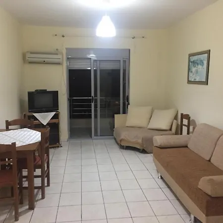 Vlora Apartment At Seaside New Exterior photo